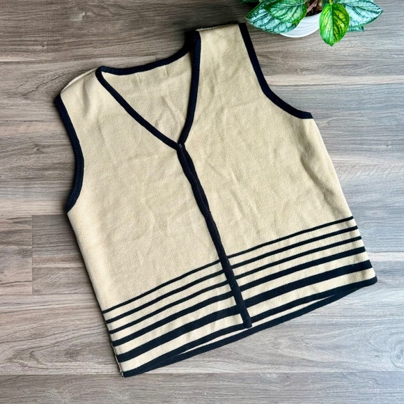 Vintage Croft & Barrow Tan & Black Striped Knit V- Neck Sweater Vest – Size L - Picture 6 of 8